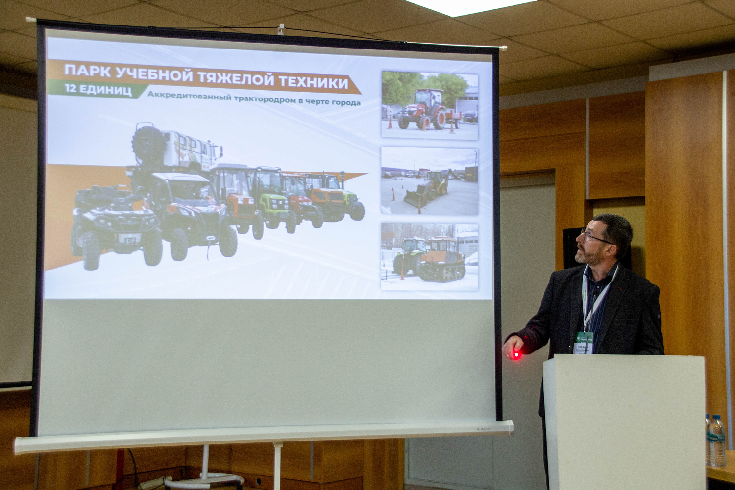 Учебный центр «Перспектива» представил экспертный подход к подготовке водителей спецтехники на выставке-форуме «ДорстройЭкспо. Дорожный сезон - 2026»